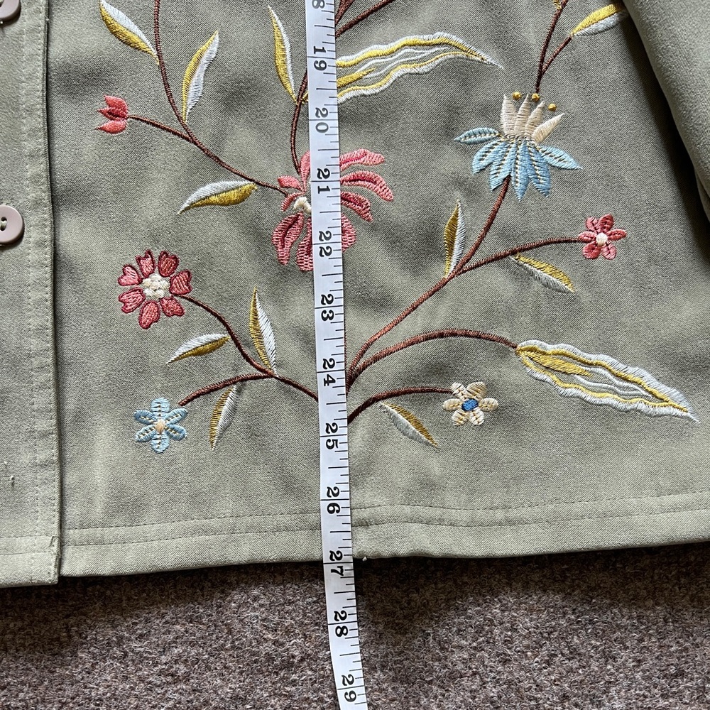 Susan Graver Embroidered Floral Faux Suede Button Up Shirt Jacket Green Size M - Picture 11 of 15